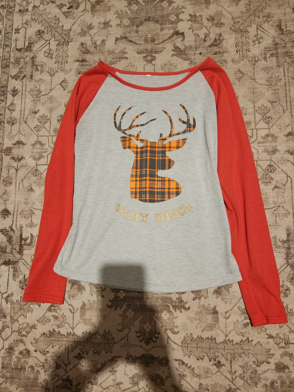 Girls' Long-Sleeve Raglan Top with Plaid Deer Graphic - Gray & Red